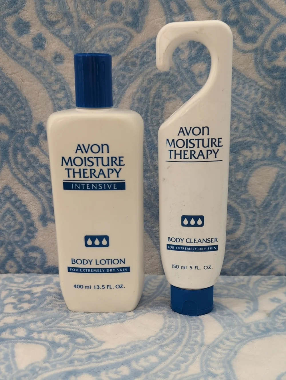 Avon Moisture Therapy Intensive White & Blue Body Lotion Set